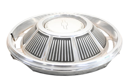 General Motors ZZ006-17 Chevrolet Motor Division 14" Hub Cap