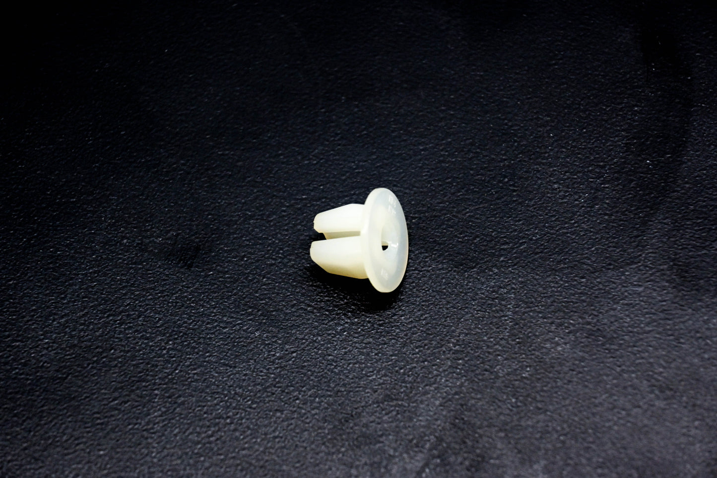 New OEM Yamaha 90338-08226-00 Special Shape Plug NOS