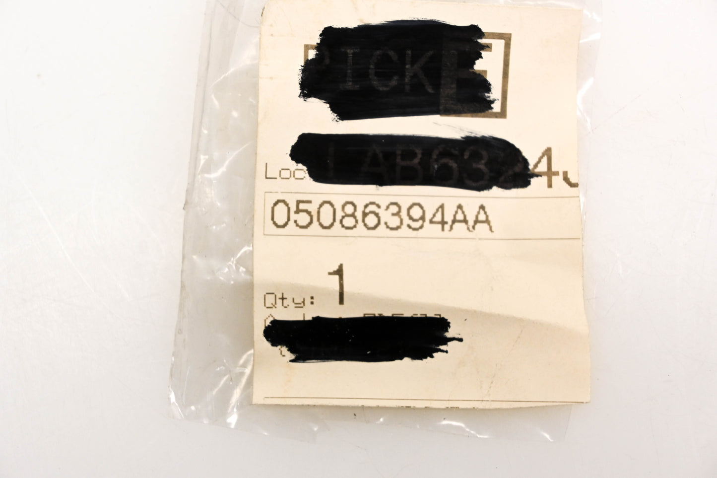 Mopar 05086394AA, 5086394AA Retention Clip NOS