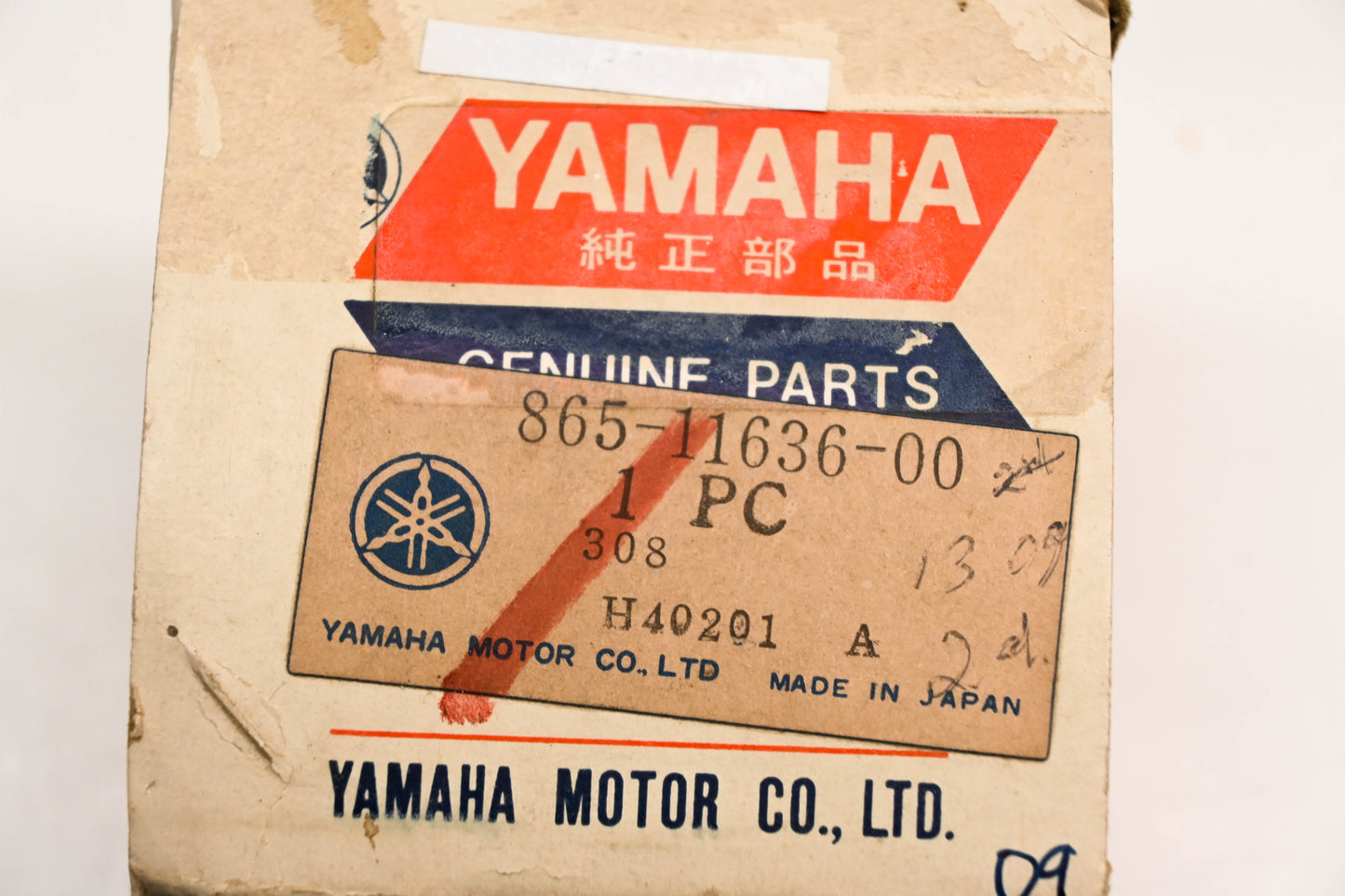 New OEM Yamaha 865-11636-00-00 Piston NOS