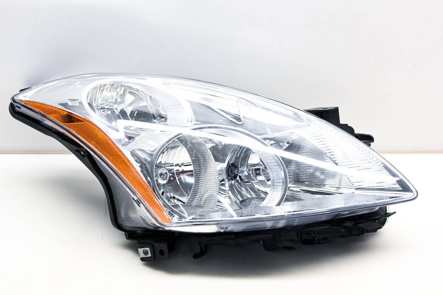 TYC 20-9105-00-1N Right Nissan Altima Headlight Assembly