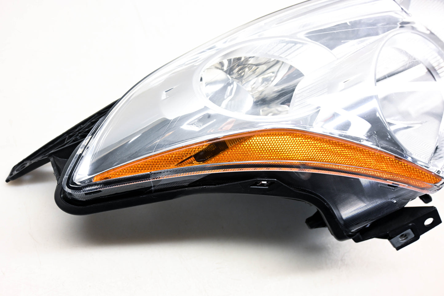 TYC 20-9105-00-1N Right Nissan Altima Headlight Assembly