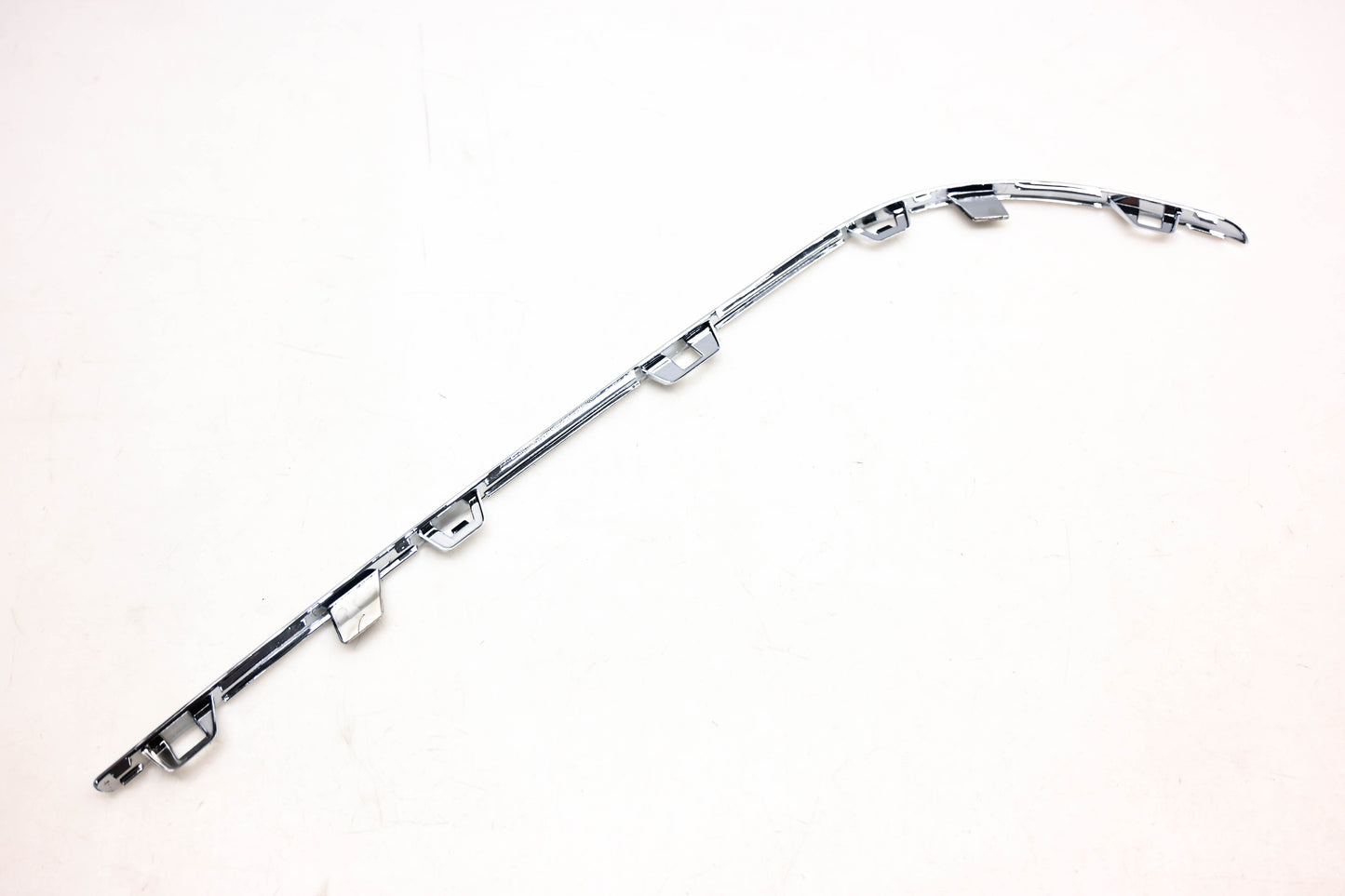 Mopar 04805986AA, 4805986AA Rear Bumper Chrome Molding NOS