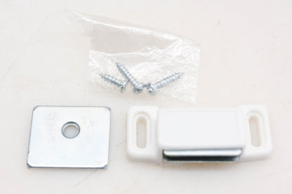 Liberty C080X1C-W-P1 White Magnet Catch w/ Strike Plate NOS