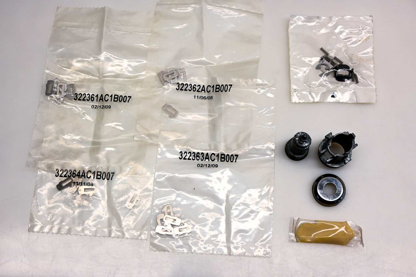 Mopar 704275 Door Lock Service Kit NOS