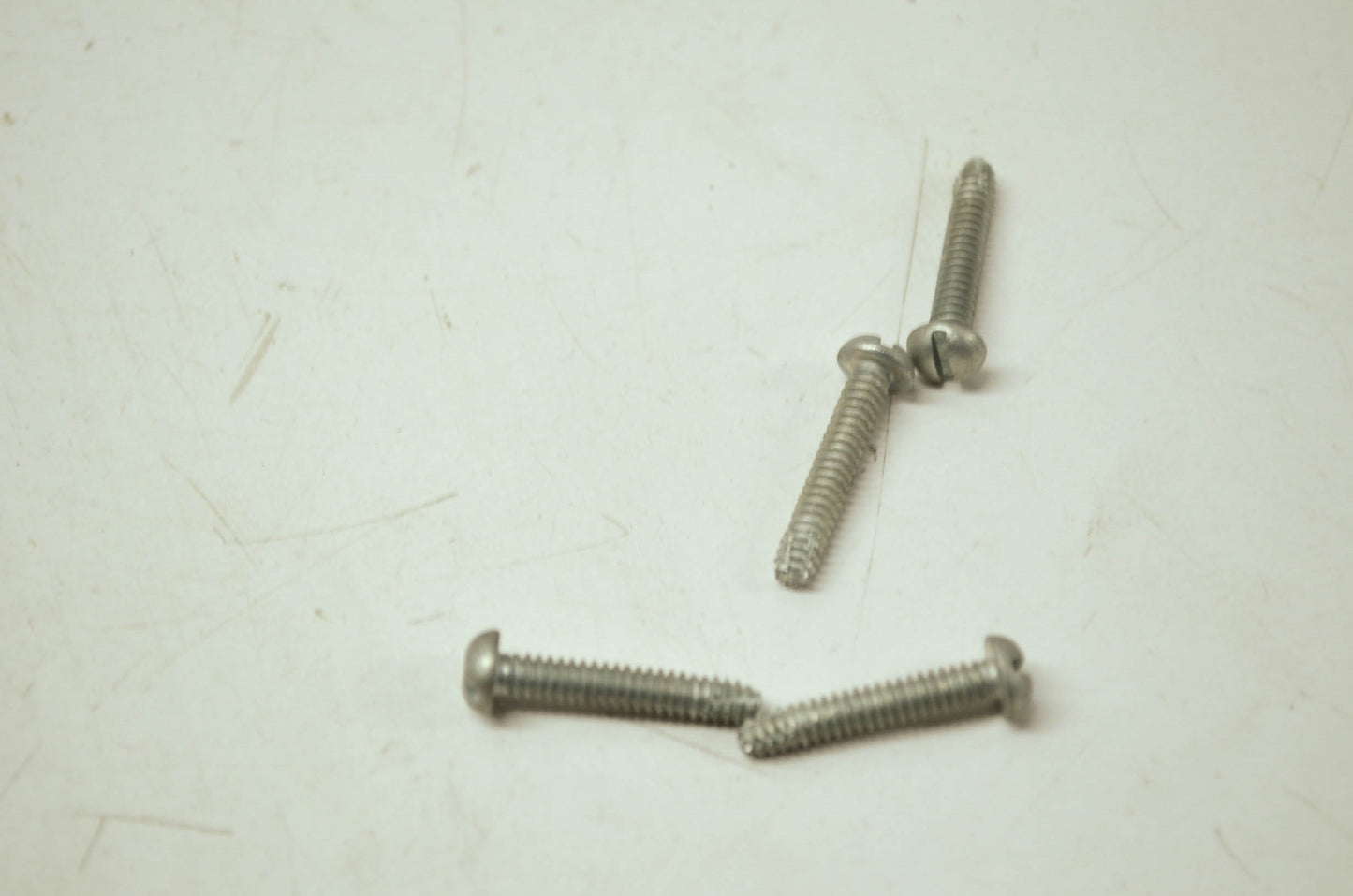 OEM Harley-Davidson 2750 Screw Qty 4 NOS