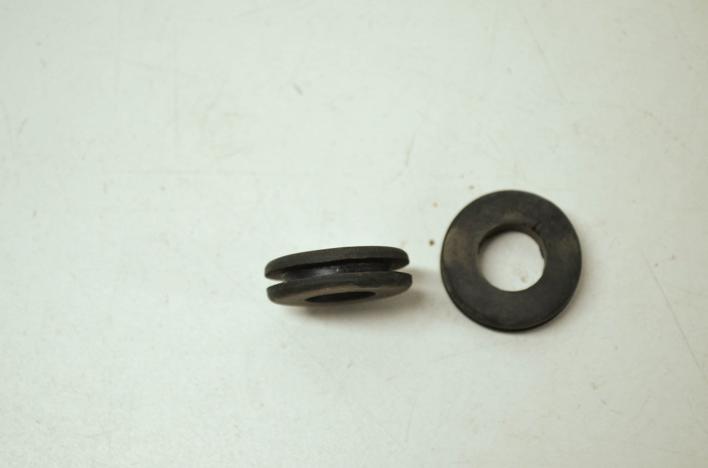 OEM Harley-Davidson 11412 Grommet Qty 2 NOS
