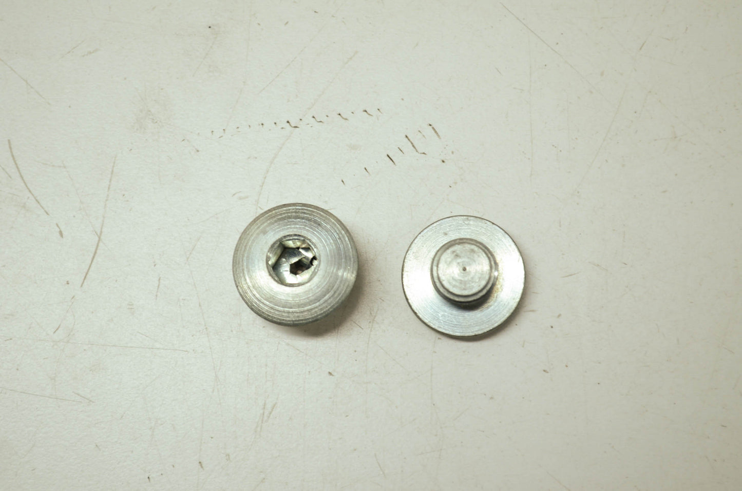 OEM Harley-Davidson 17448-71 Rocker Arm Shaft Screw Qty 2 NOS