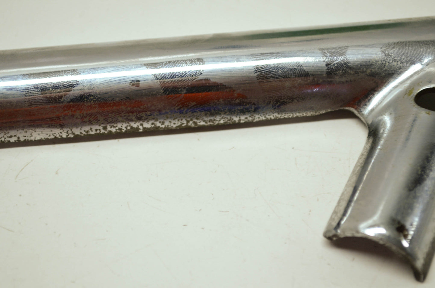 OEM Harley-Davidson 90919-68 Left Clamp NOS