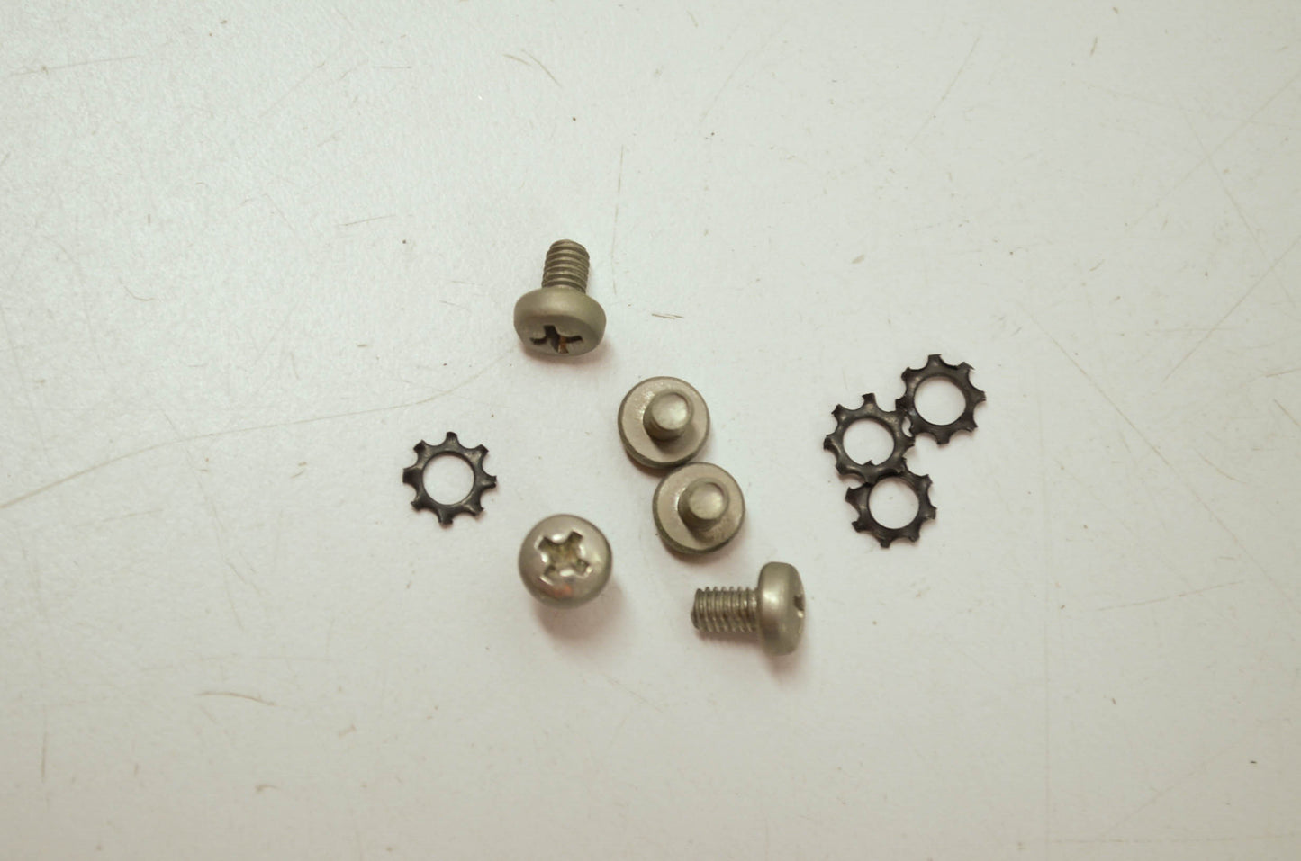 OEM Harley-Davidson 71518-80 Screw w/ Washer Qty 5 NOS