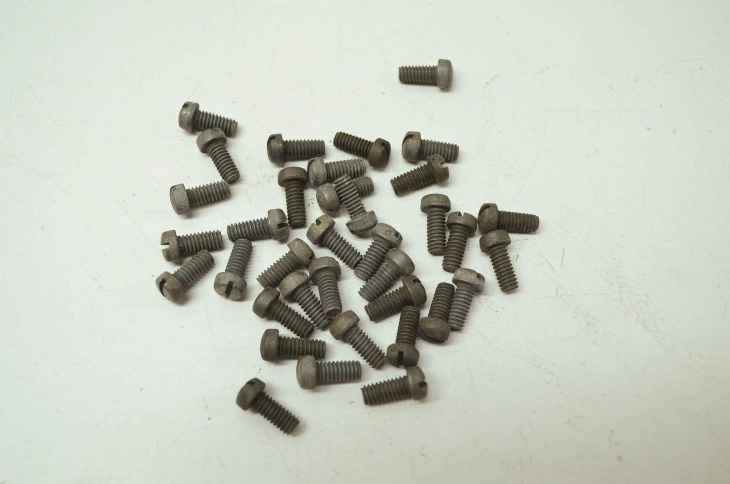 OEM Harley-Davidson 1300B Screw Qty 36 NOS