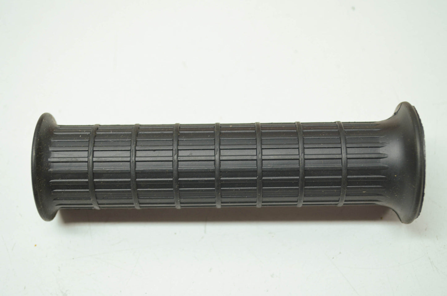NEW OEM Harley Aermacchi Handlebar Grip 74-76 SS SX SXT 125 175 250 56218-74P NO