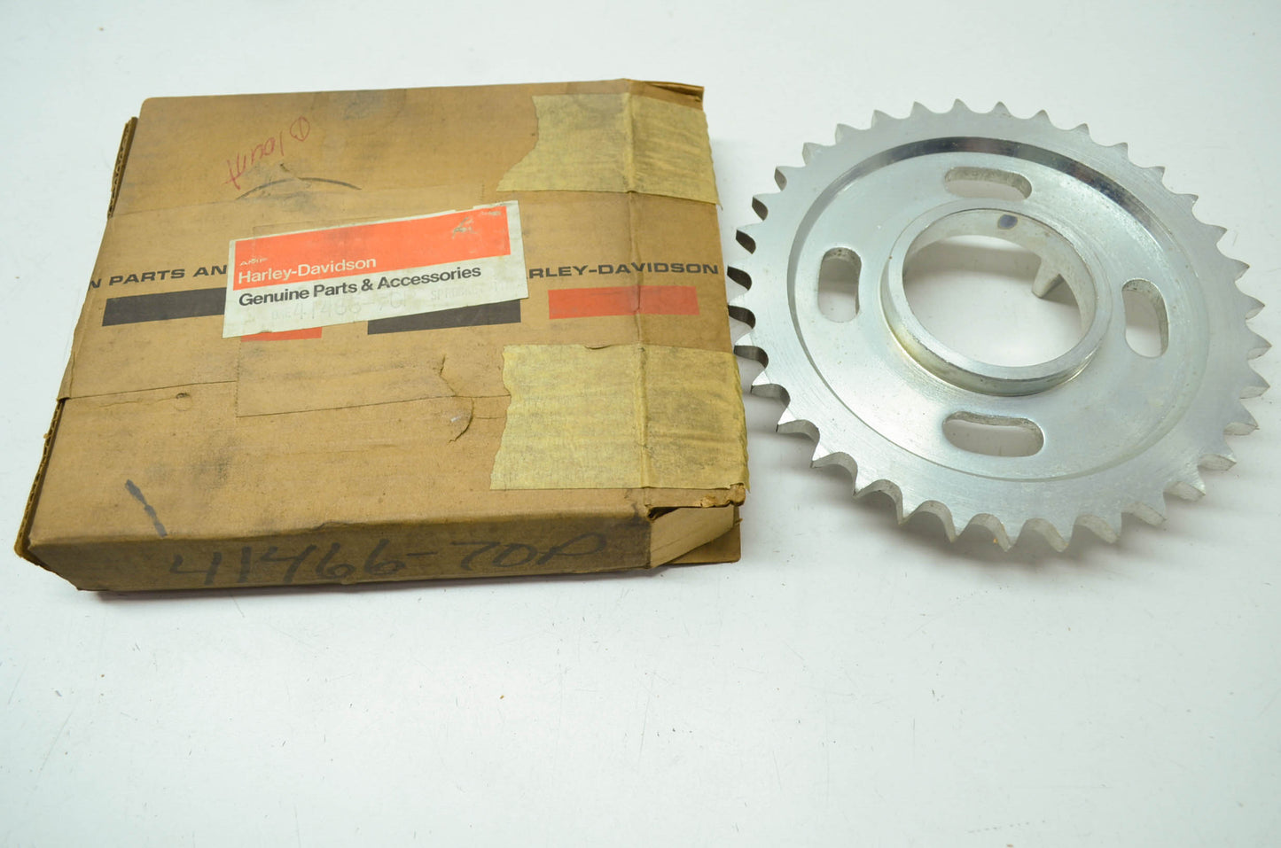 NEW OEM Harley Aermacchi Sprocket 70-74 SS SX 350 41466-70P NOS