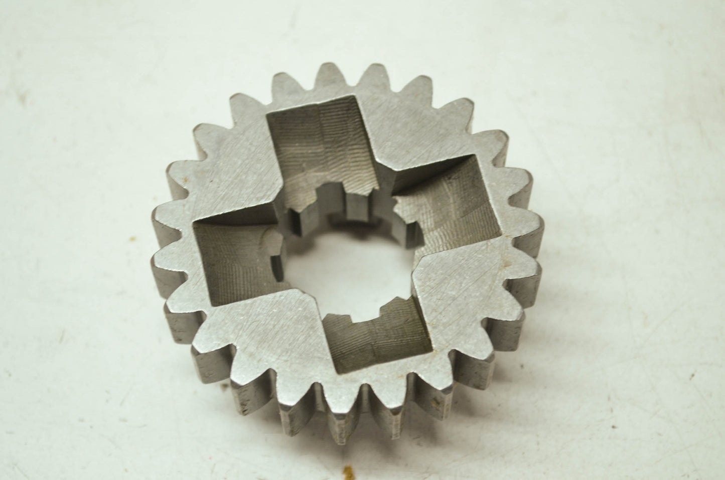 OEM Harley-Davidson 35709-54A Countershaft Gear 3rd NOS