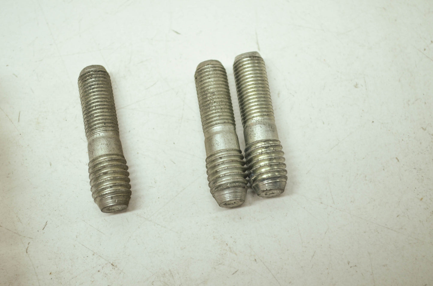 OEM Harley-Davidson 34724-36 Transmission Case Stud Qty 3 NOS