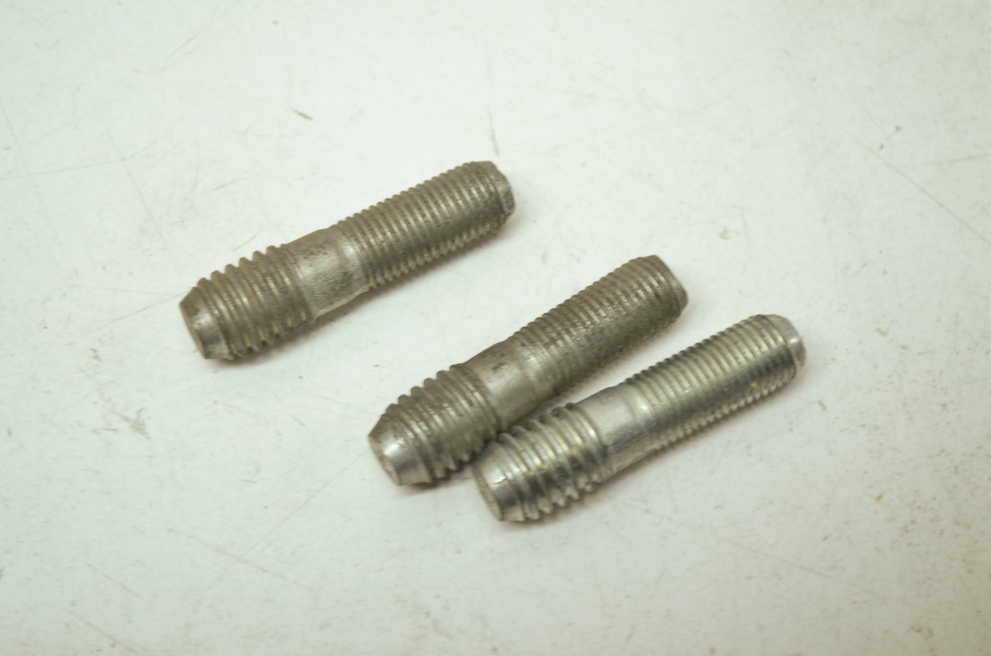 OEM Harley-Davidson 34724-36 Transmission Case Stud Qty 3 NOS