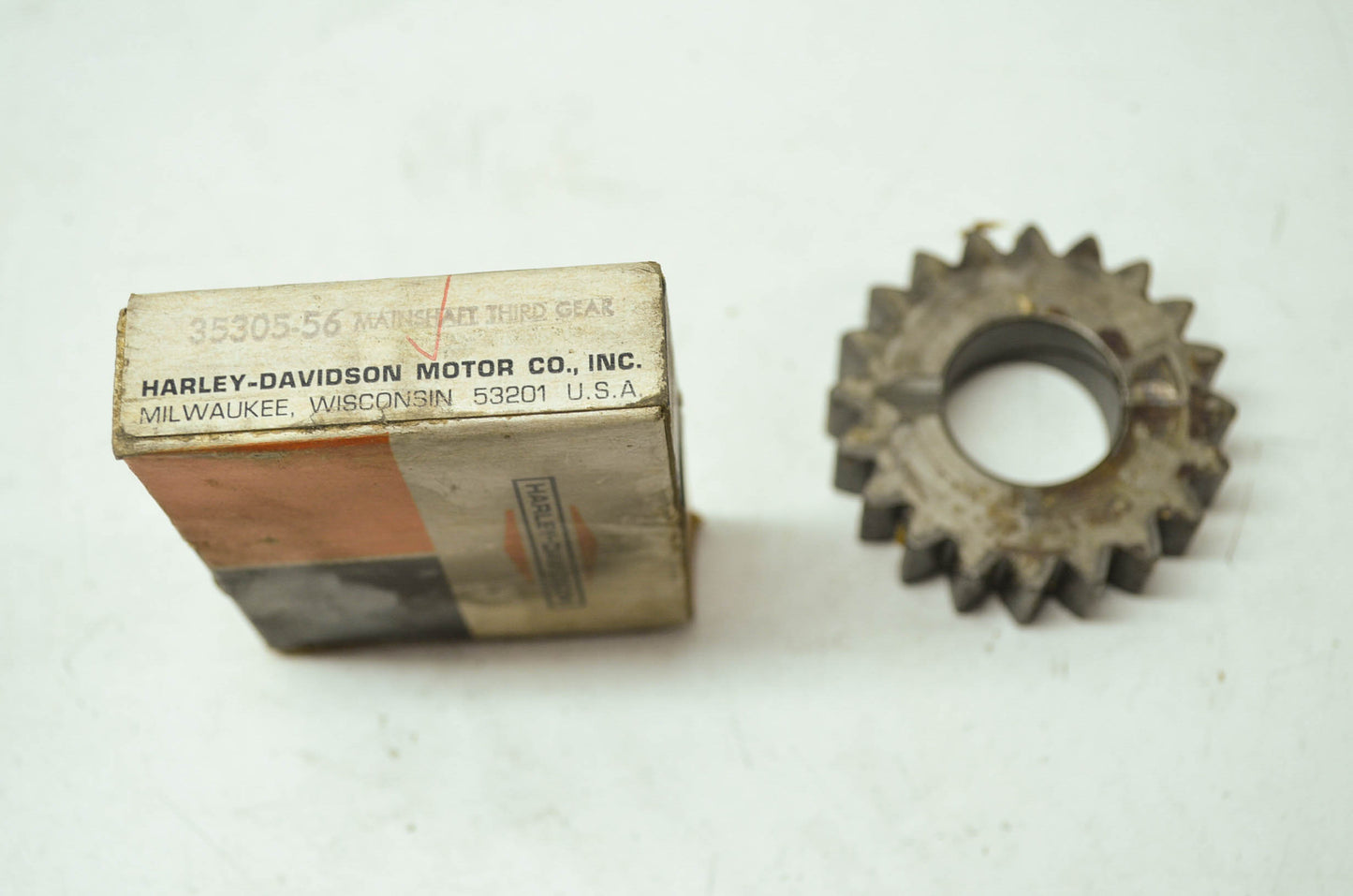 OEM Harley-Davidson 35305-56 Main Shaft Gear 3rd NOS