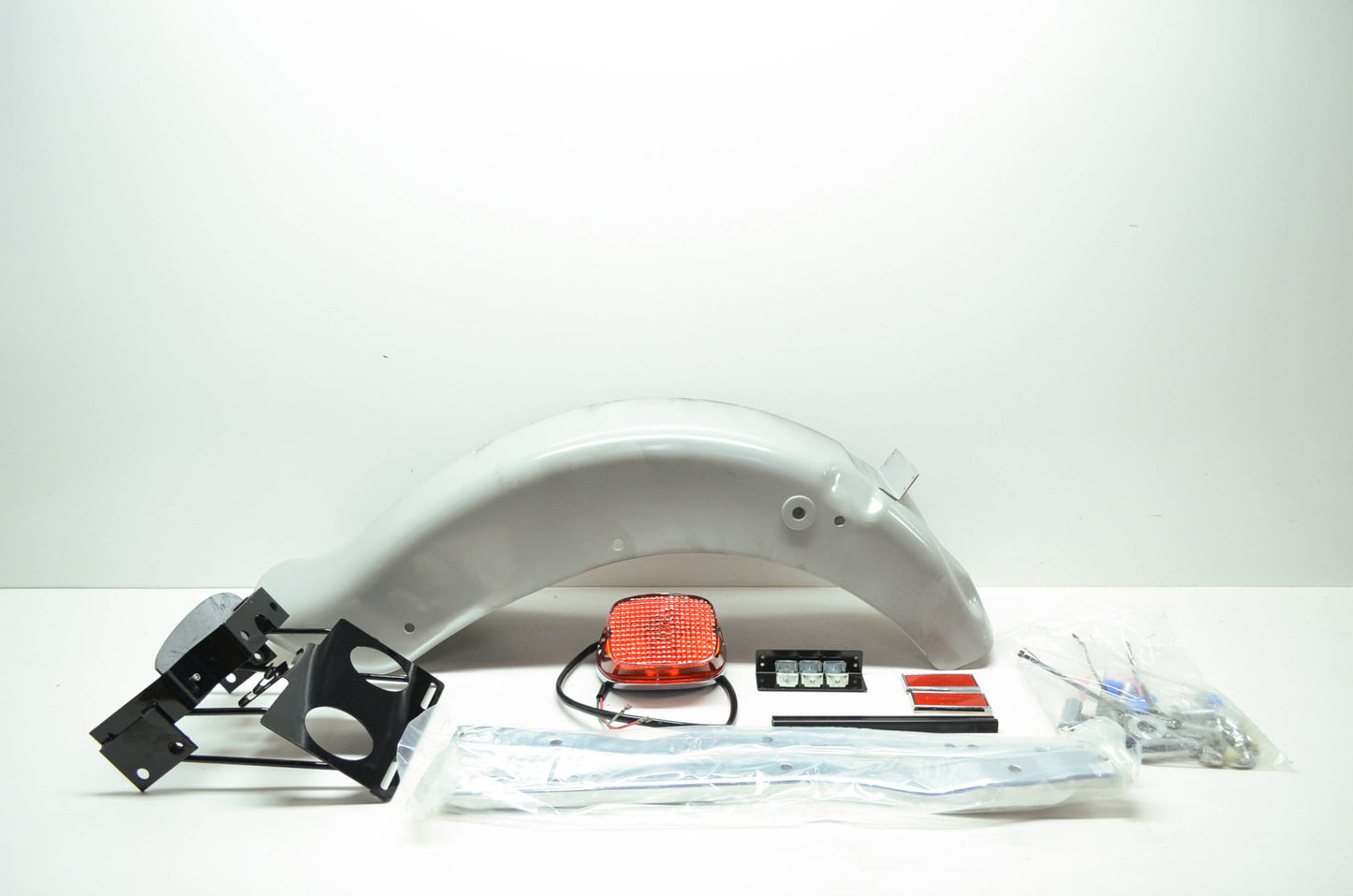 NEW OEM Harley Davidson Bobtail Rear Fender & Light Kit 59593-80 NOS