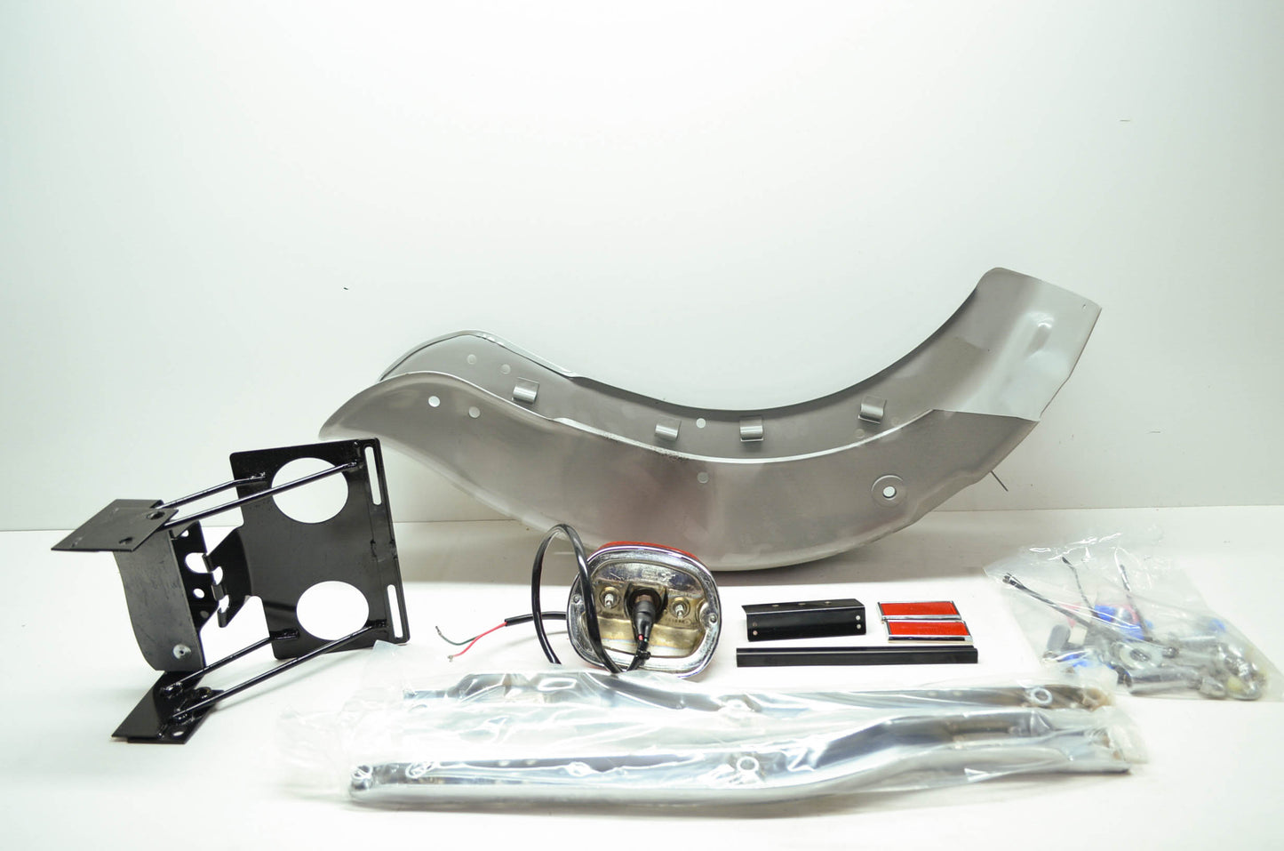 NEW OEM Harley Davidson Bobtail Rear Fender & Light Kit 59593-80 NOS