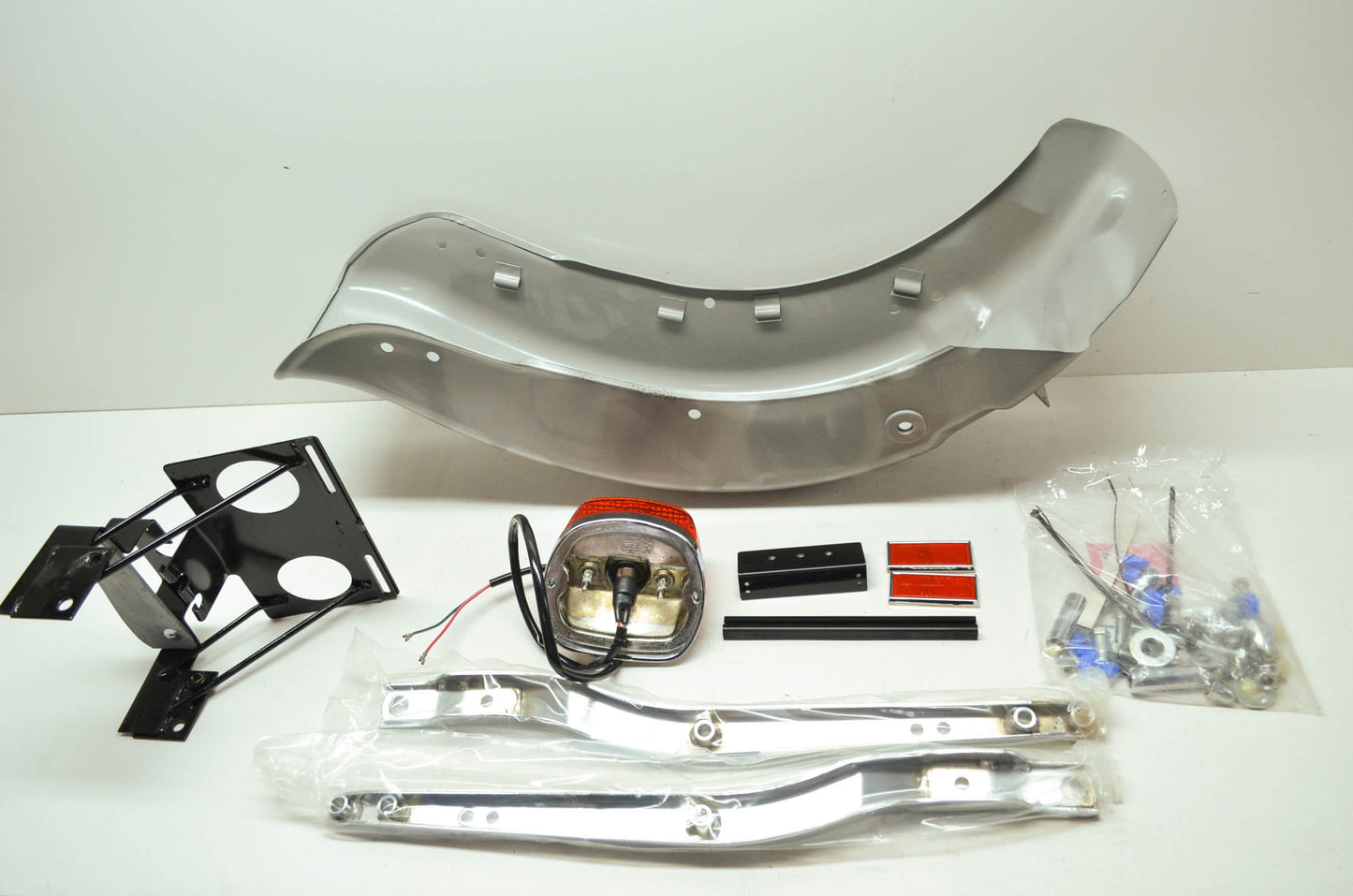 NEW OEM Harley Davidson Bobtail Rear Fender & Light Kit 59593-80 NOS