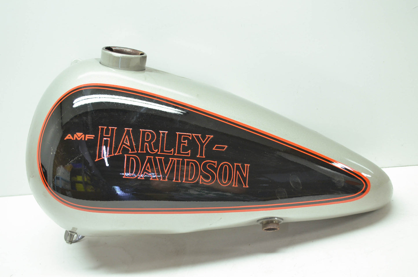 OEM Harley-Davidson 60980-79SB Two Tone Fuel Tank NOS