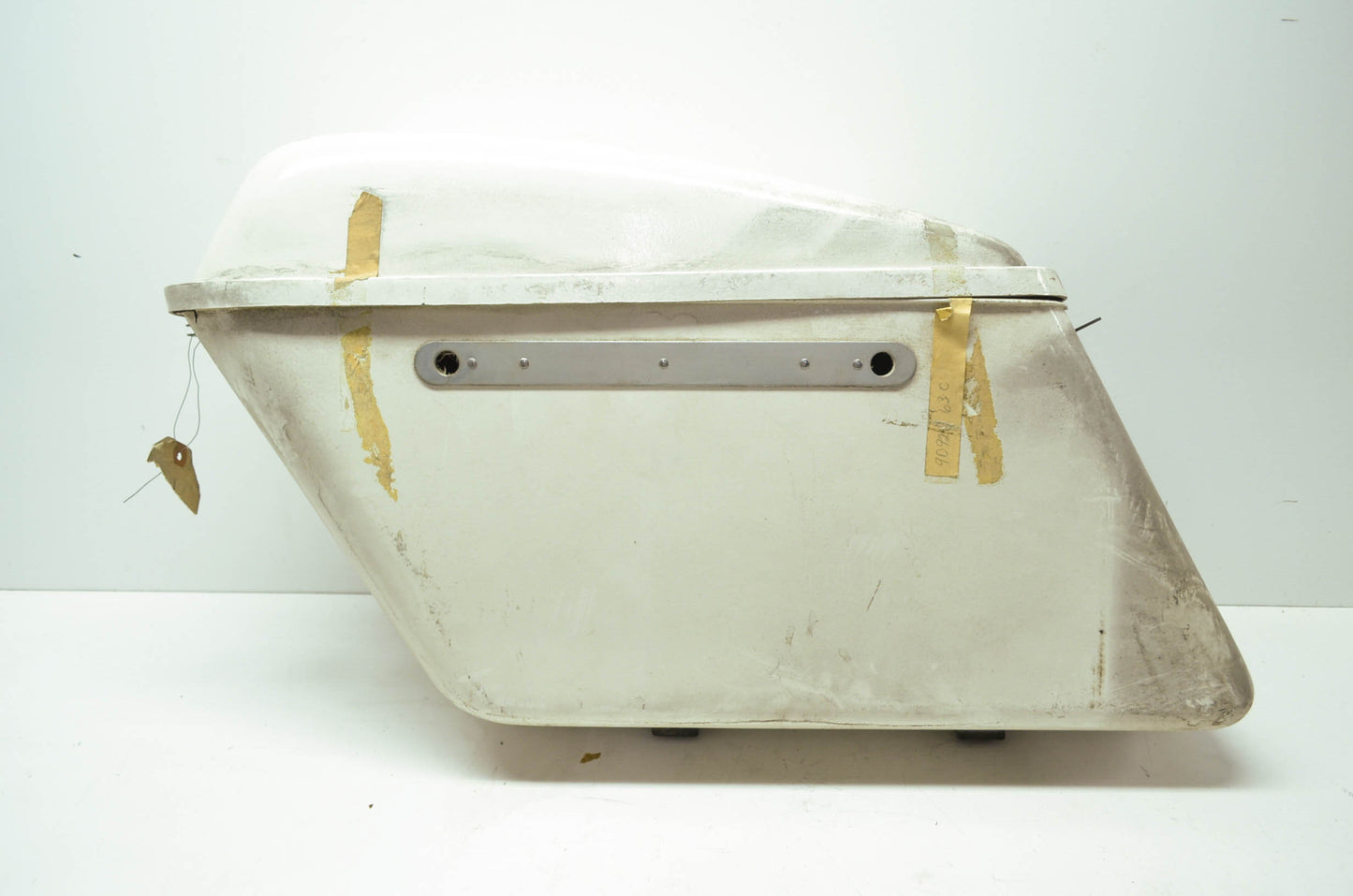 OEM Harley Davidson Saddle Bag White & Key 90928-63C