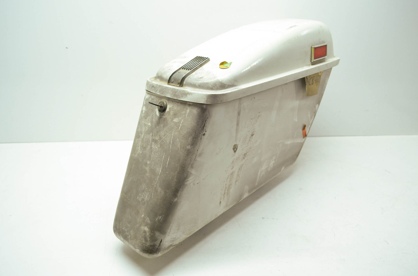 OEM Harley Davidson Saddle Bag White & Key 90928-63C