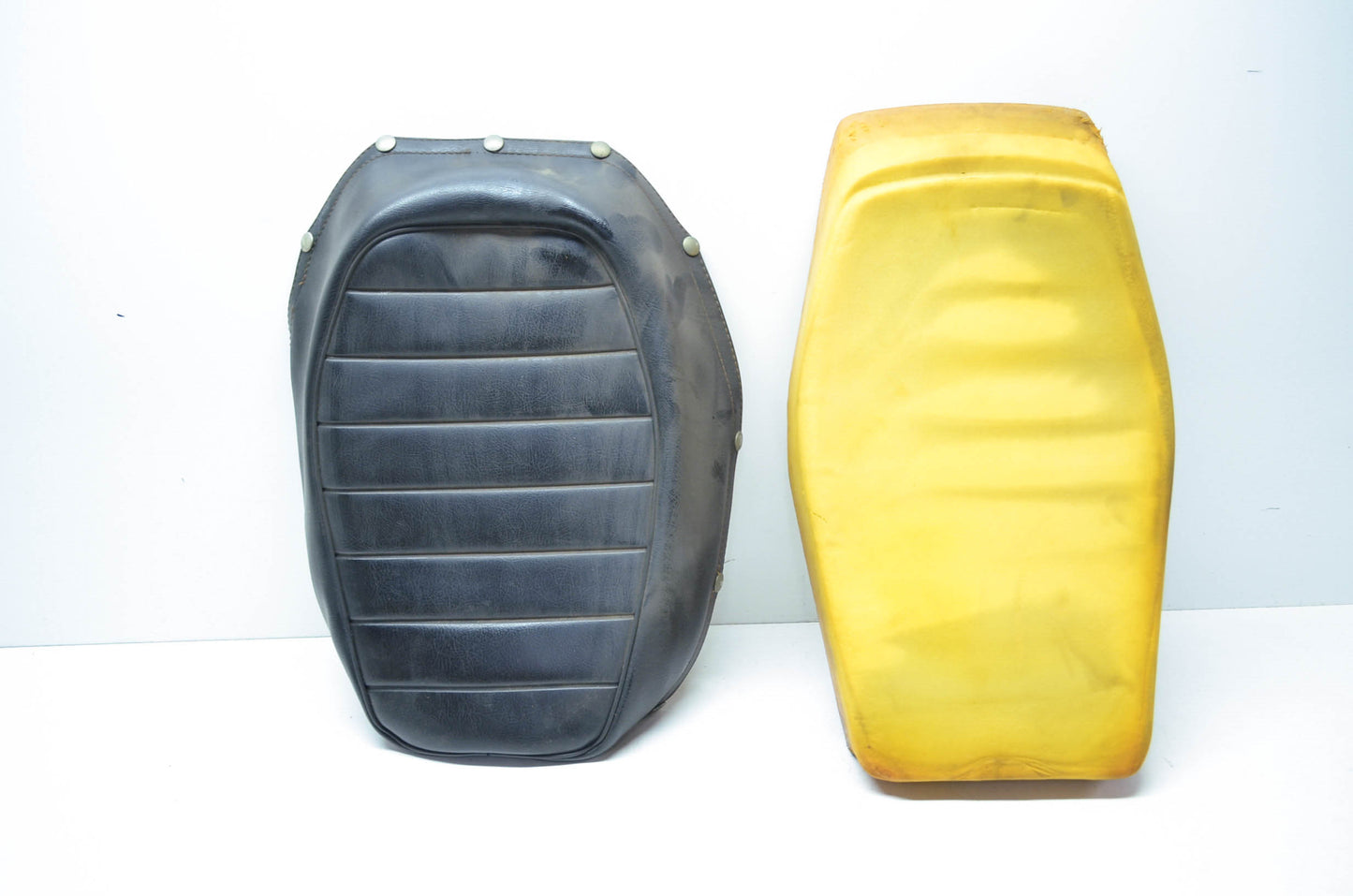 NEW OEM Harley Davidson Seat Cover & Foam Sportster 52091-78 NOS