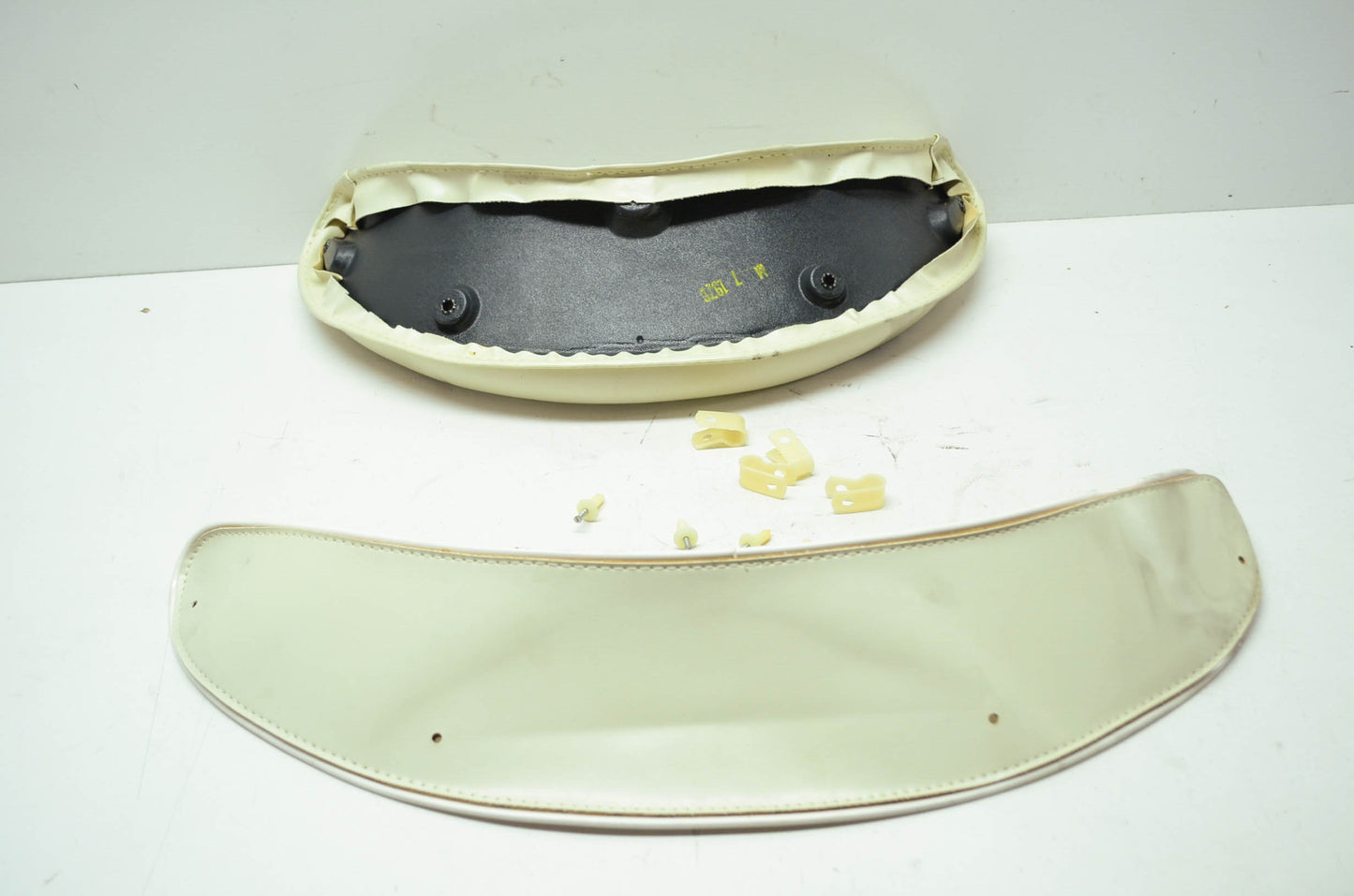 OEM Harley-Davidson 52520-64A Back Rest NOS