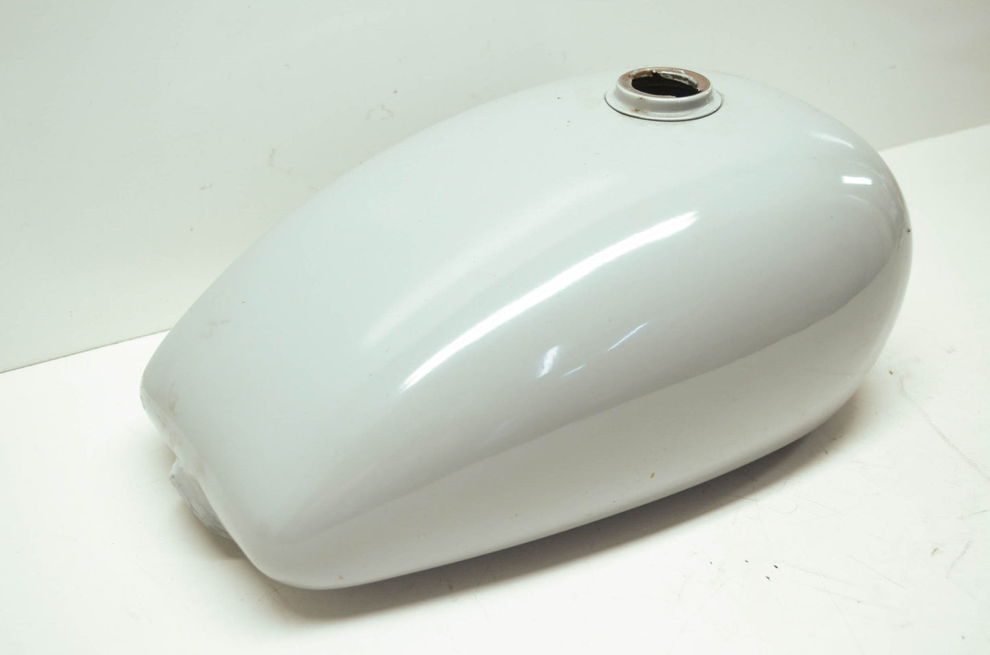 OEM Harley-Davidson 60976-80 Prime Fuel Tank NOS