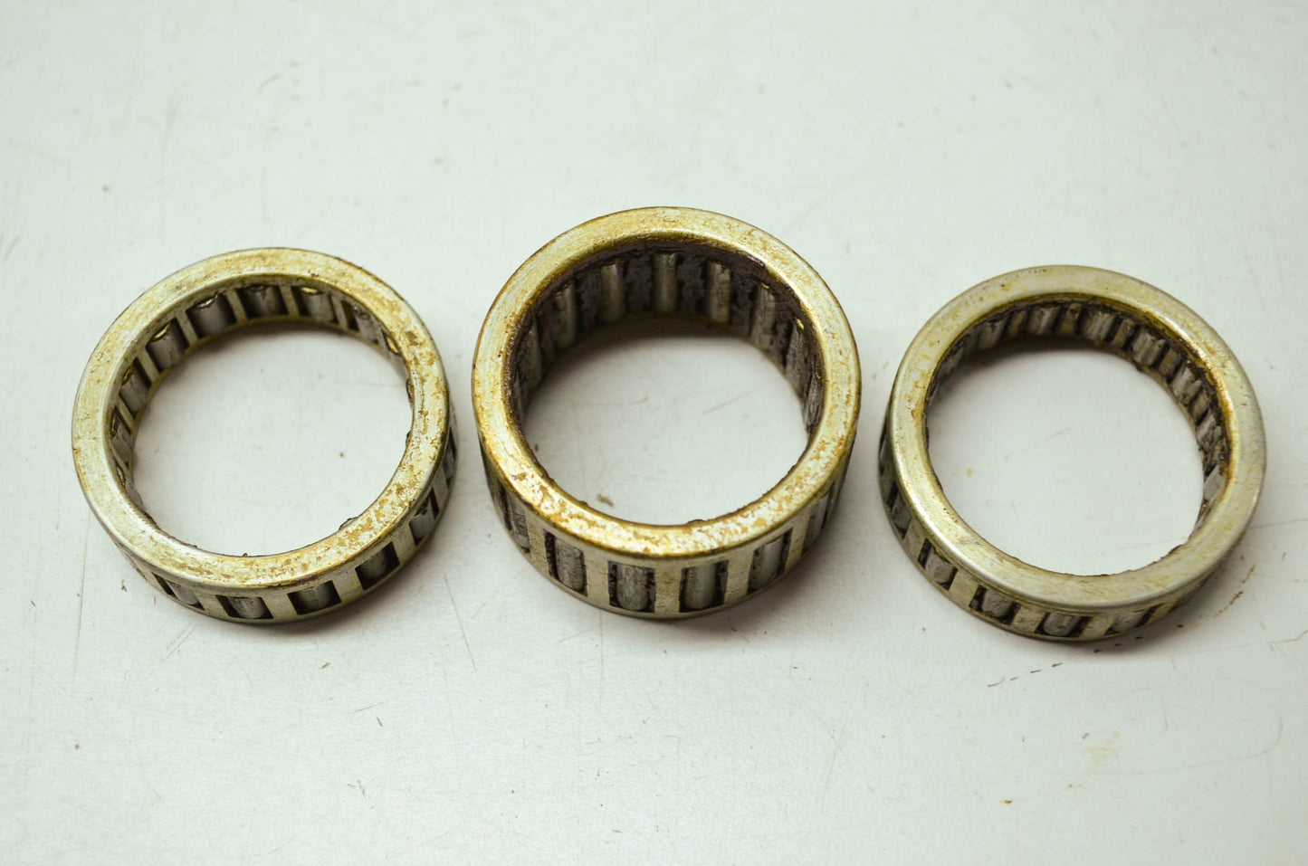 OEM Harley-Davidson 24385-40B Front Connecting Rod Bearing Set NOS