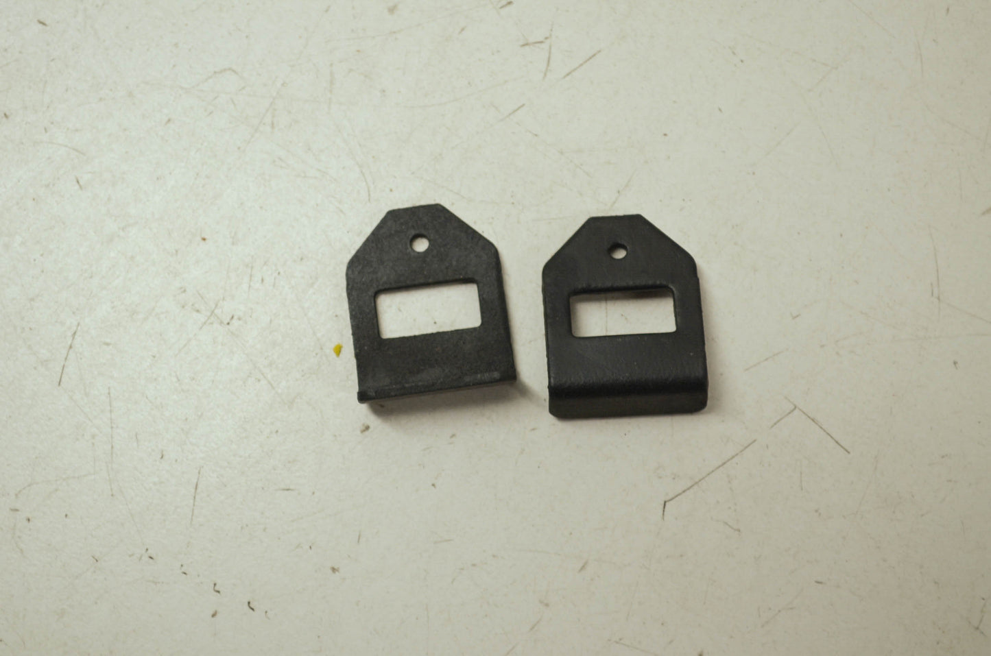 OEM Harley-Davidson 61546-74 Clip Qty 2 NOS