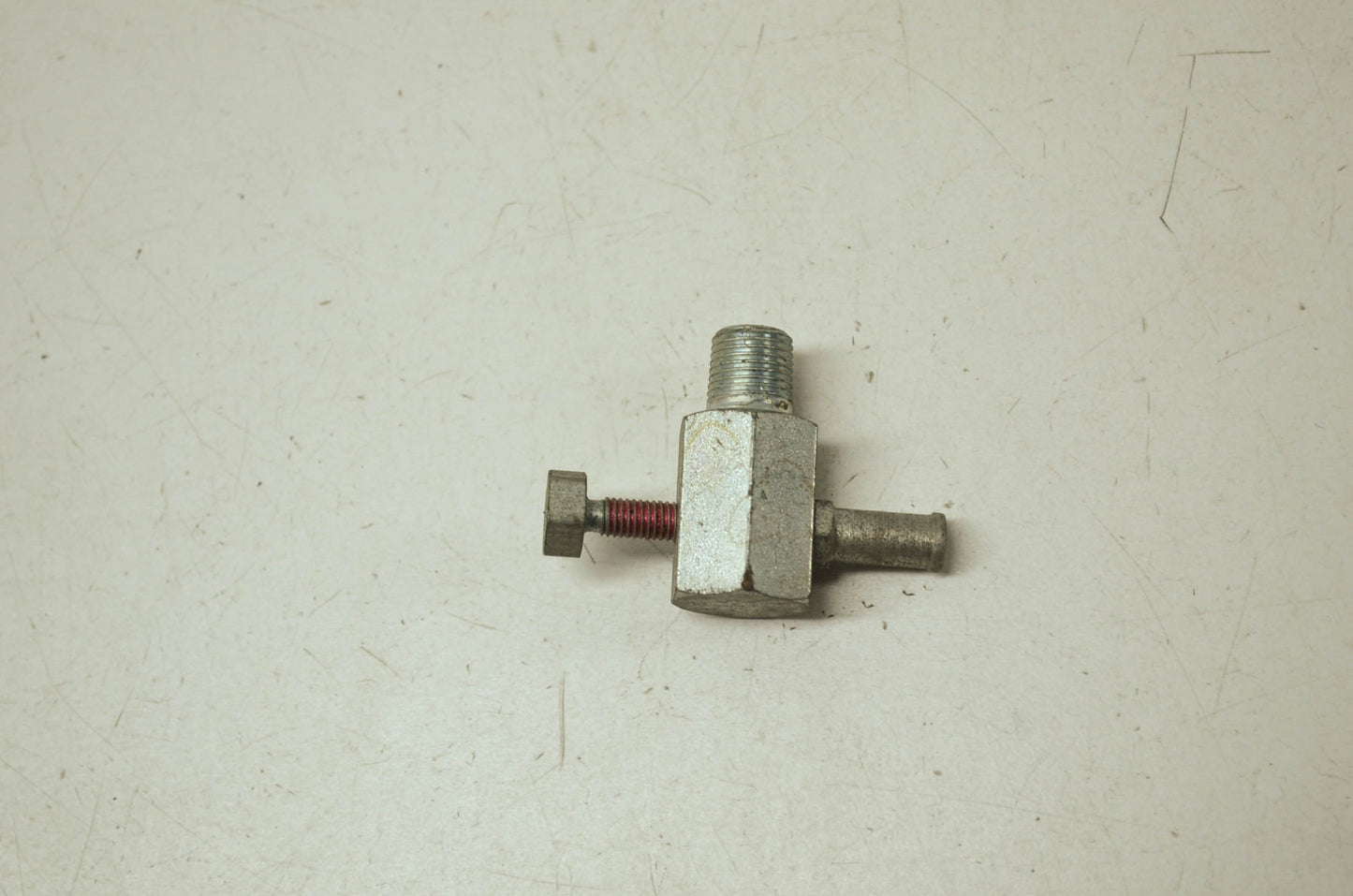 NEW OEM Harley Davidson Chain Oiler Hose Tank Fitting 63601-54 NOS