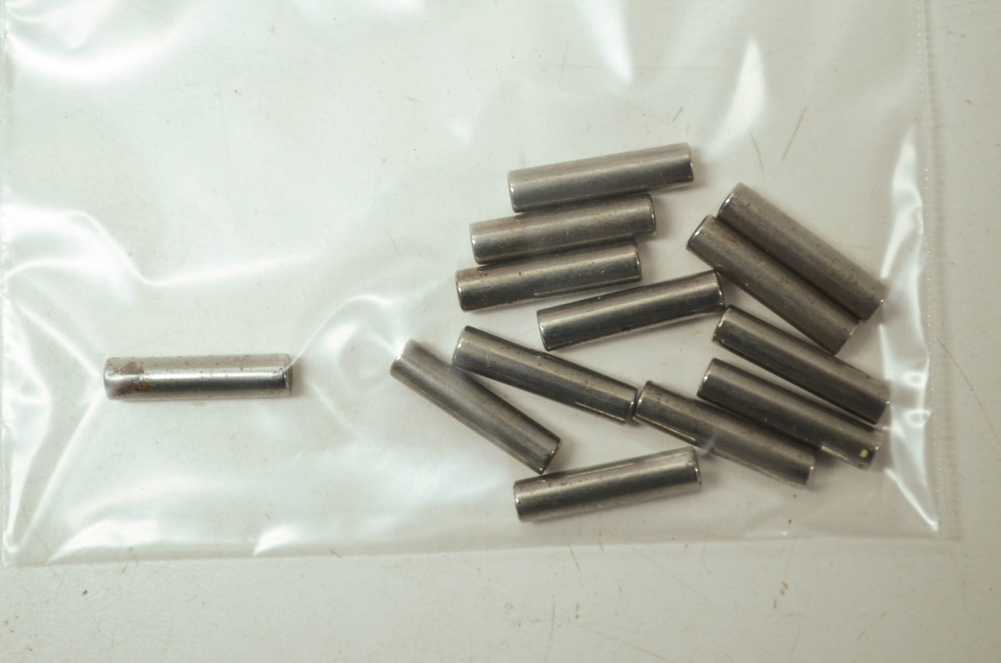 OEM Harley-Davidson 9421 Roller Qty 13 NOS