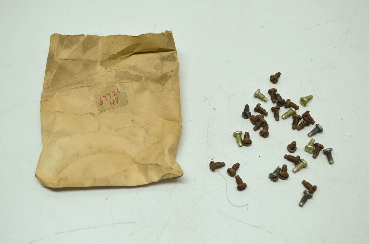 OEM Harley-Davidson 67721-48 Retaining Ring Screw Qty 33 NOS