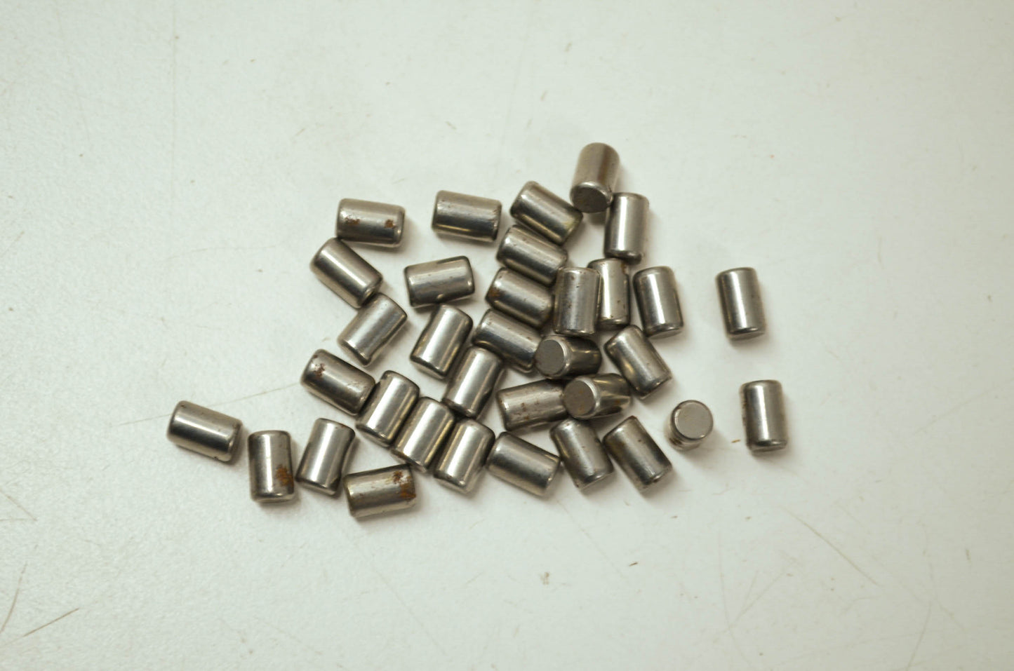 OEM Harley-Davidson 9444A Roller Qty 34 NOS