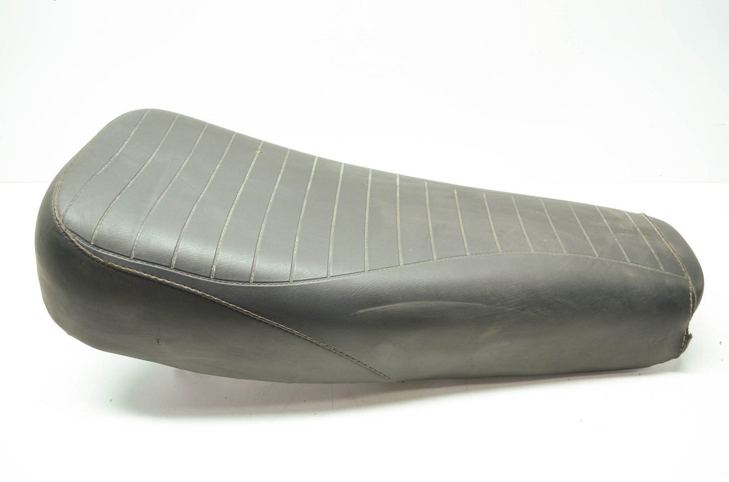 Harley Aermacchi Seat 1976 SX SS 175 250 NOS