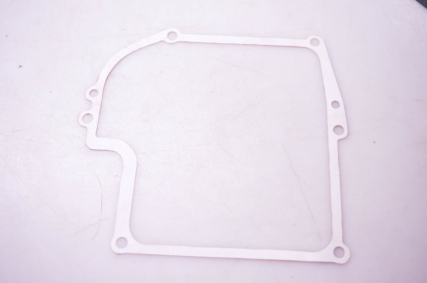 New OEM Briggs & Stratton 692221 Crankcase Gasket NOS