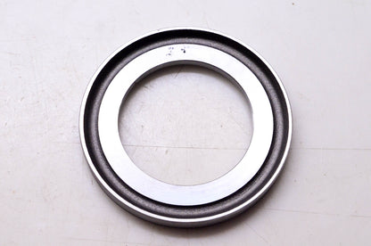 Mitsubishi 9343312200 Caterpillar Oil Seal Retainer NOS