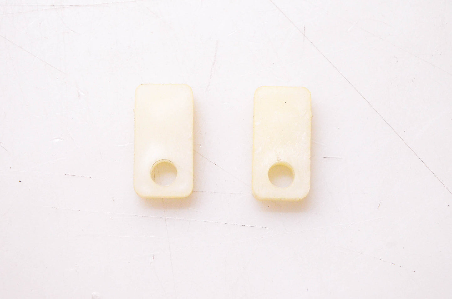 New OEM Briggs & Stratton 68848S Pulley Bumpers Qty 2 NOS