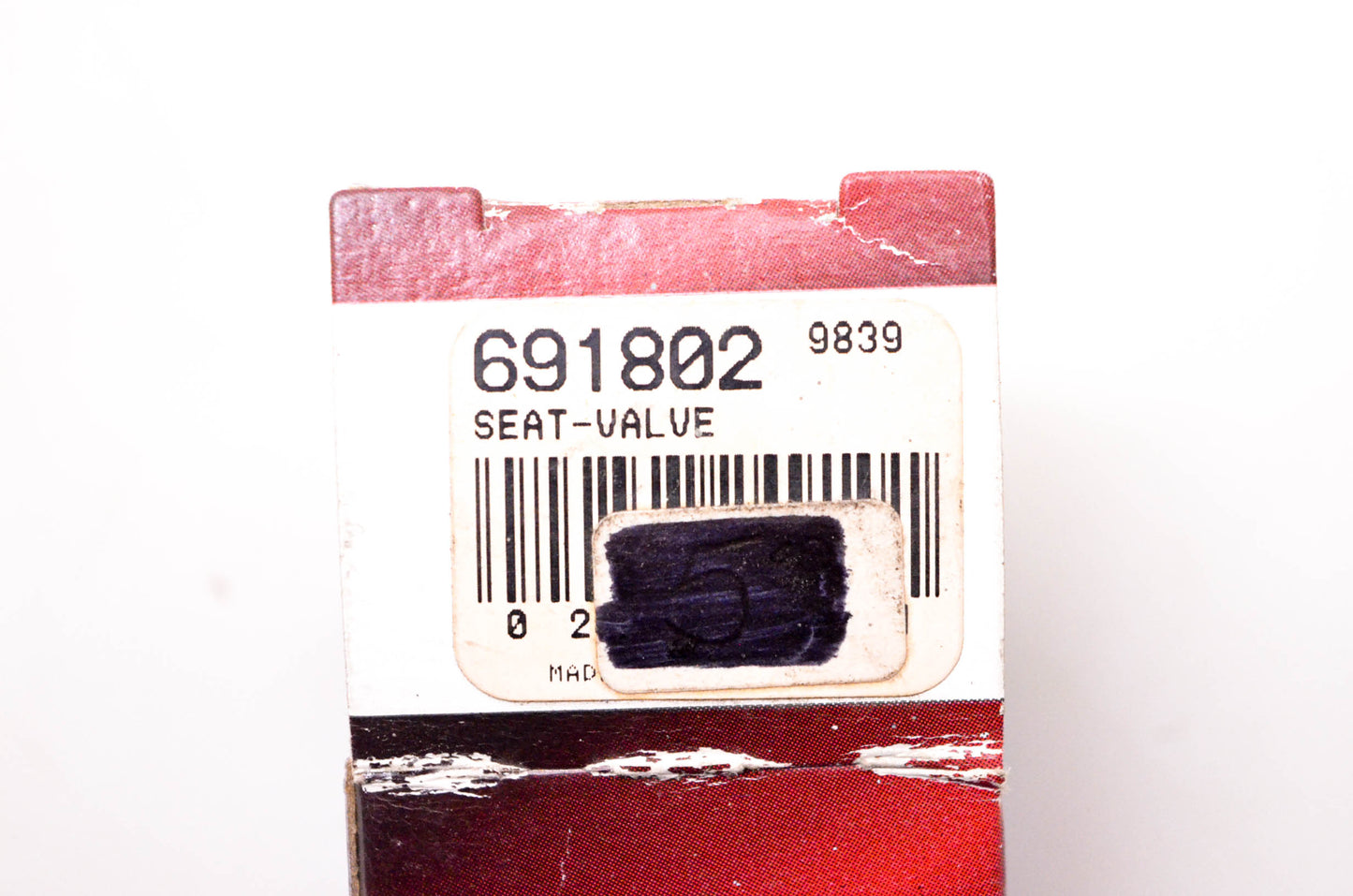 New OEM Briggs & Stratton 691802 Valve Seat NOS