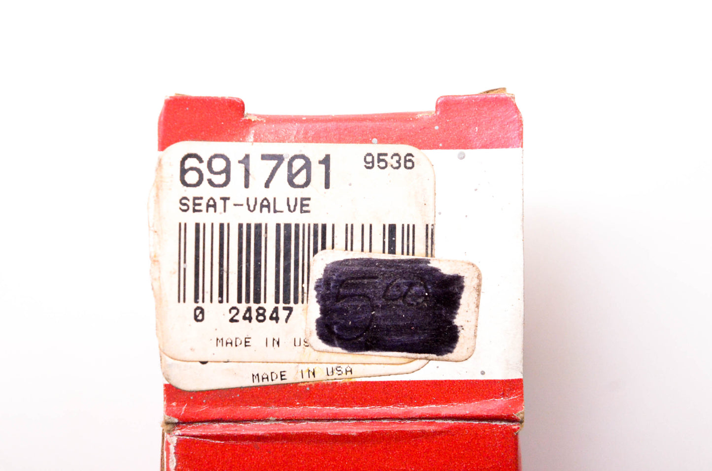 New OEM Briggs & Stratton 691701 Valve Seat NOS