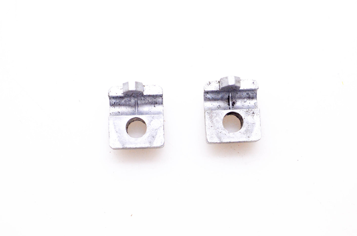 New OEM Briggs & Stratton 213146 Casing Clamps Qty 2 NOS