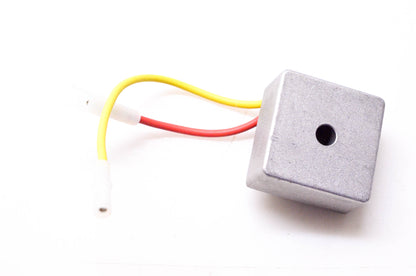 New OEM Briggs & Stratton 794360 Voltage Regulator NOS
