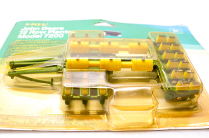 ERTL 576-7HFO John Deere 12 Row Planter Model 7200 NOS