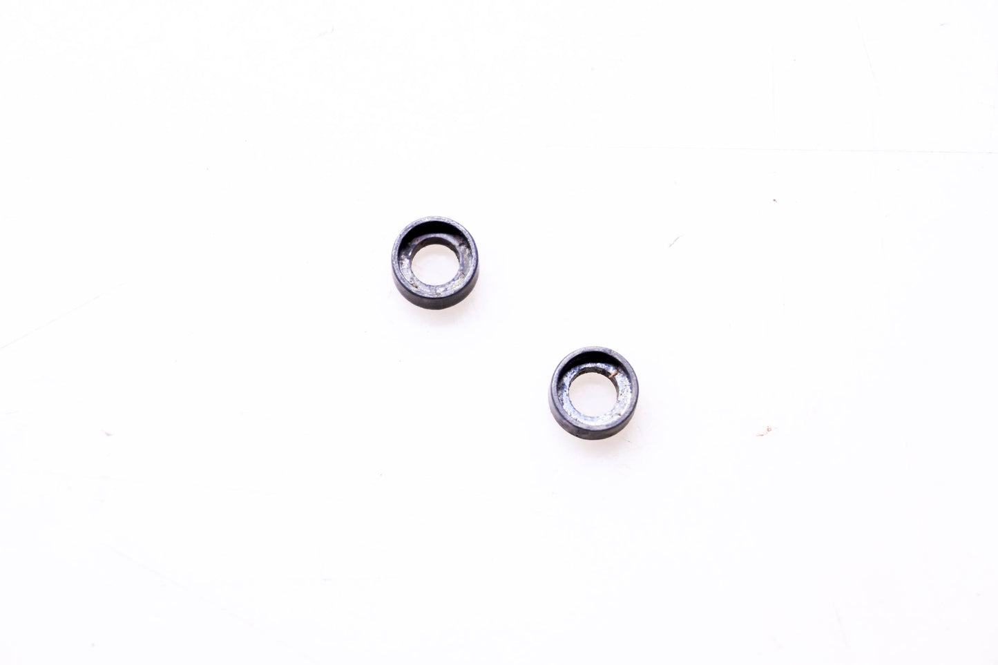 New OEM Briggs & Stratton 211954 Filter Retainers Qty 2 NOS