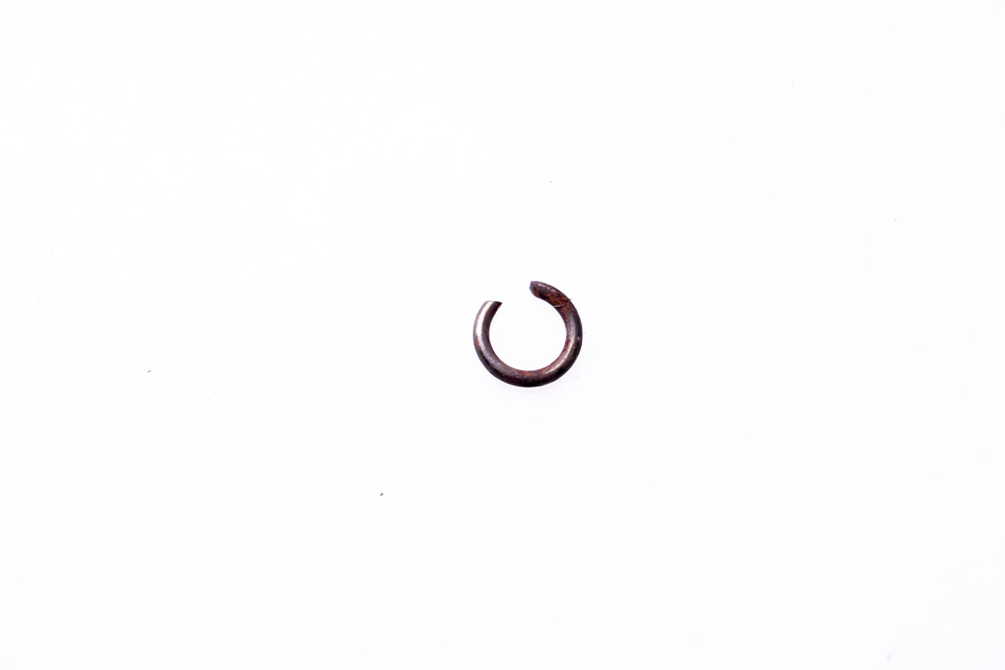 New OEM Briggs & Stratton 263080 Retainer NOS
