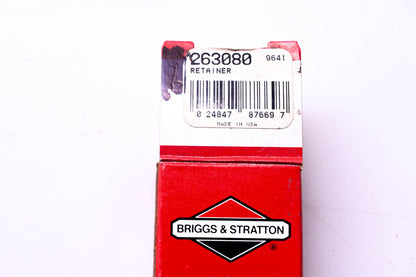 New OEM Briggs & Stratton 263080 Retainer NOS