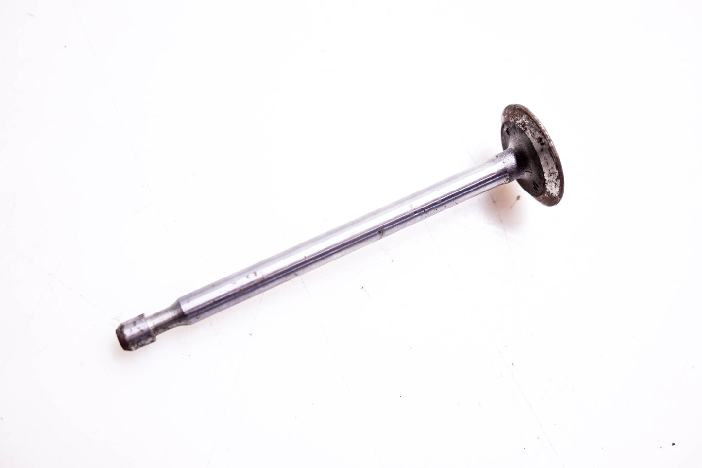New OEM Briggs & Stratton 261233 Intake Valve NOS