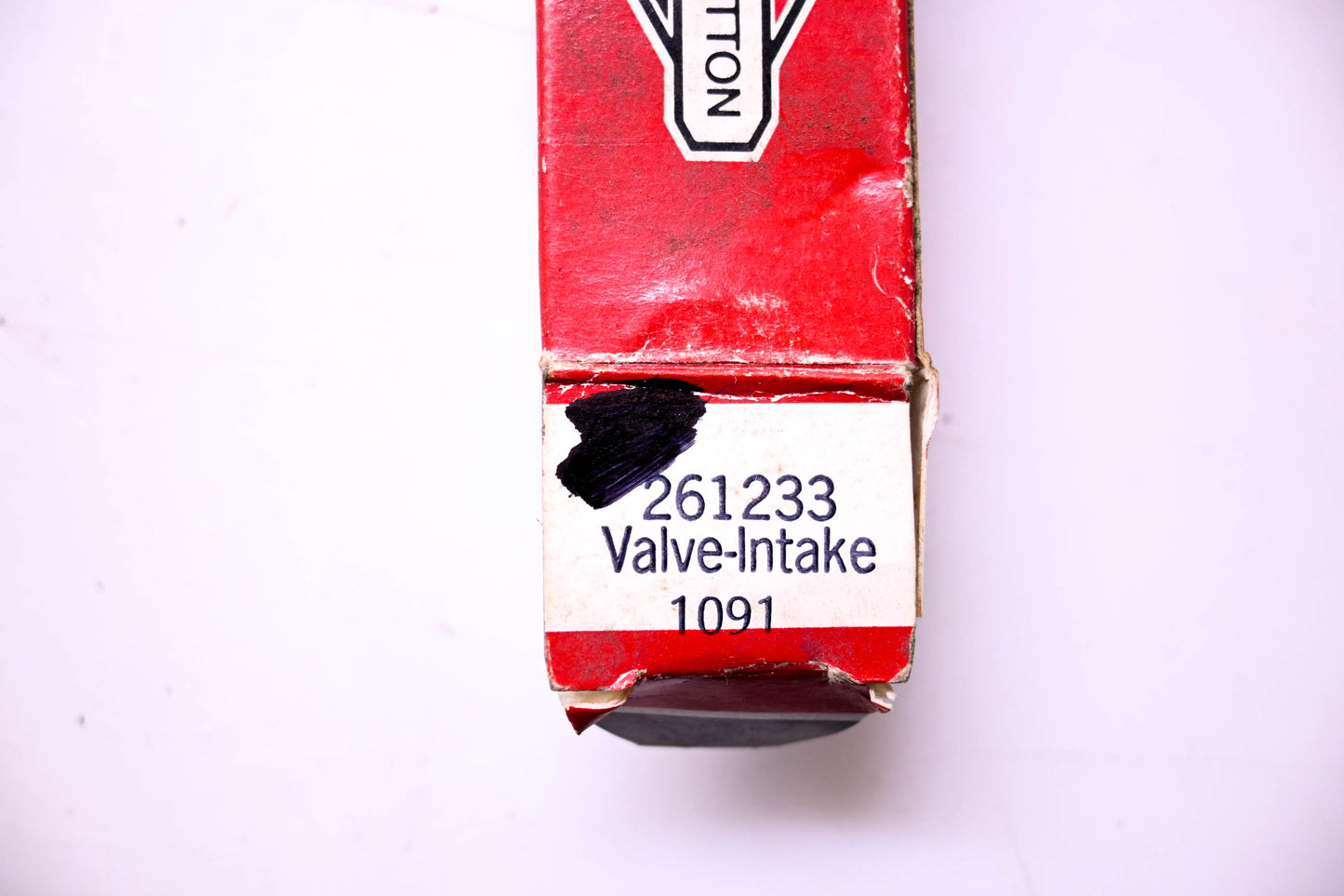 New OEM Briggs & Stratton 261233 Intake Valve NOS